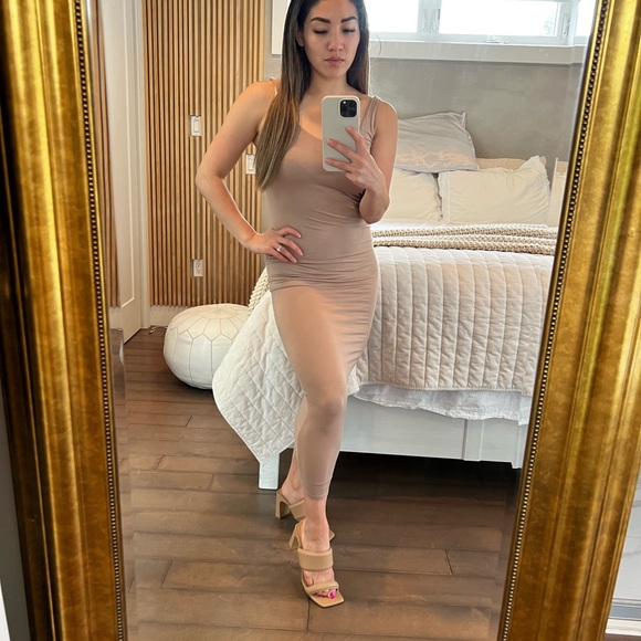 Fashion nova blush body con dress - Picture 2 of 2